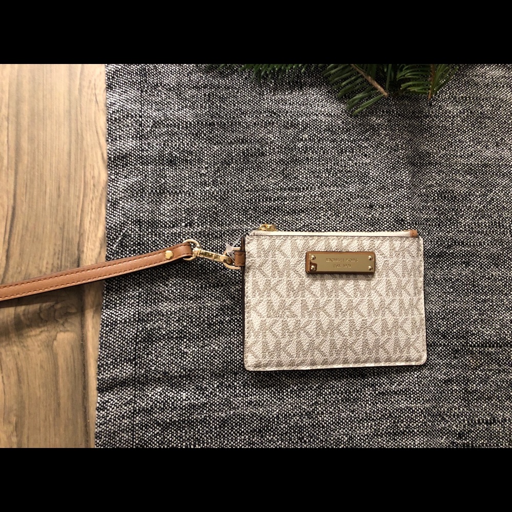 Wristlet wallet